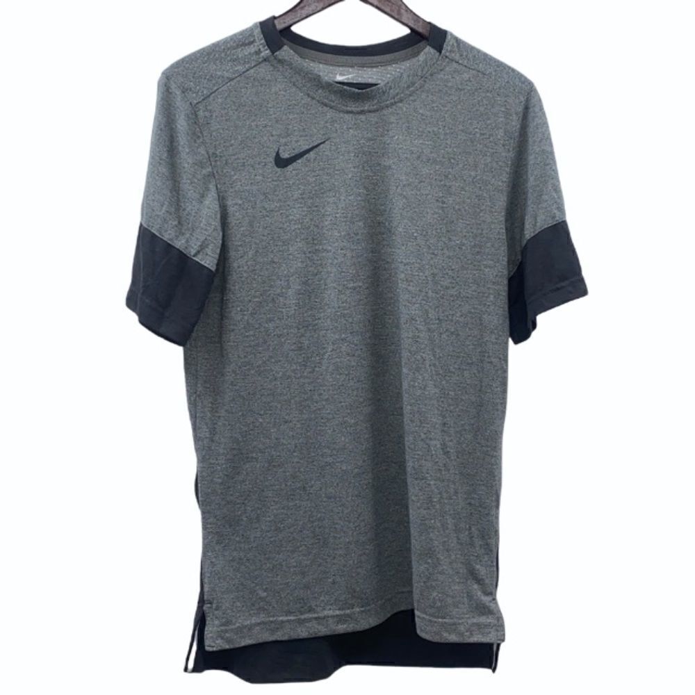Nike T-Shirt Men’s Size Small Lightweight Grey